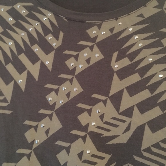 Express loose short-sleeve shirt with rhinestones - Picture 2 of 4